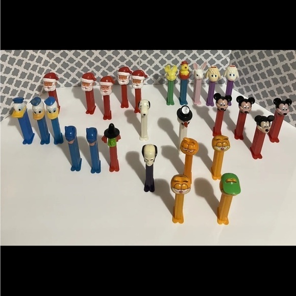 Vintage PEZ Candy Dispenser Collection: Lot of 27 - Picture 2 of 12